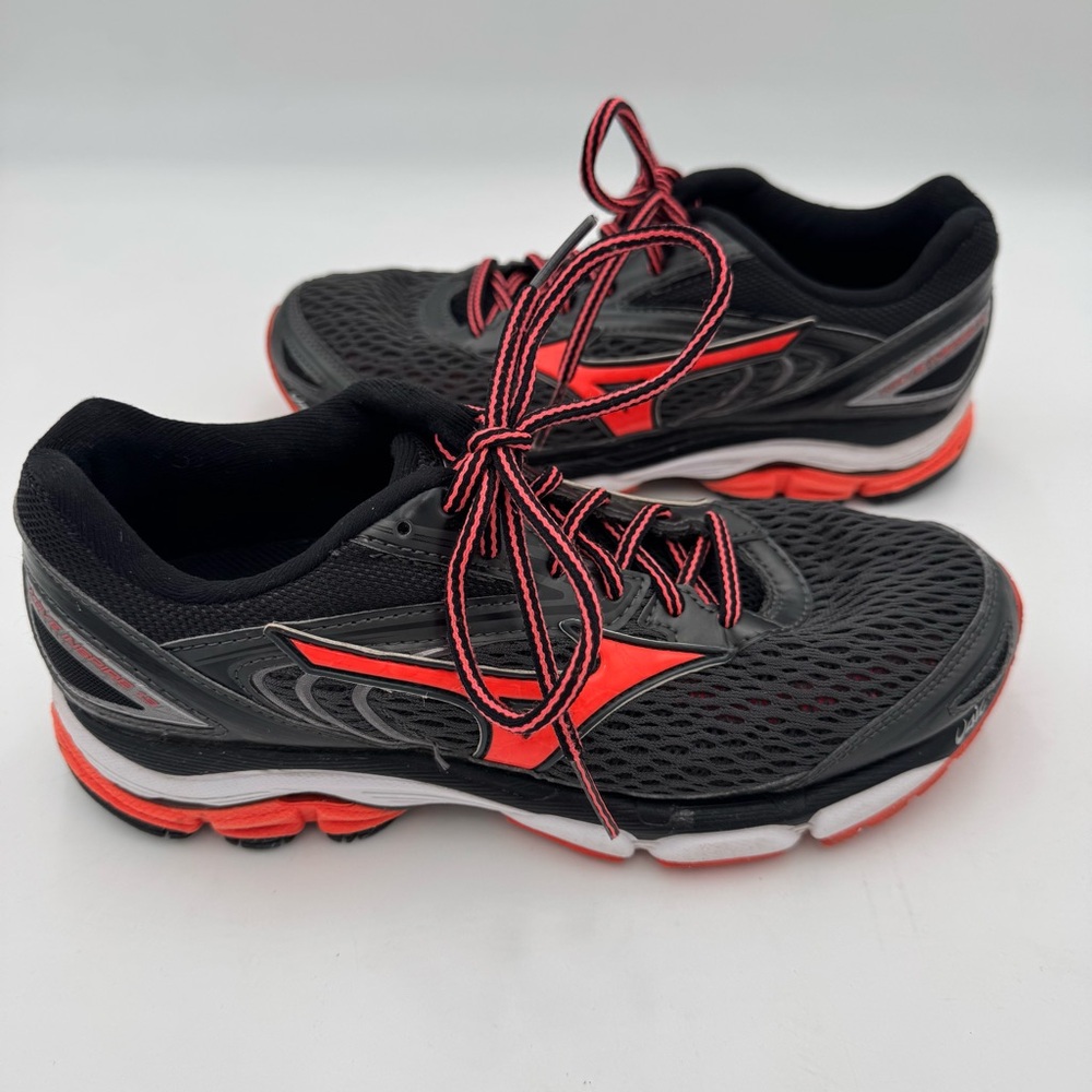 Mizuno Women's Wave Inspire 13 Road Running Sz 8  Shoe Black/Orange Sneakers